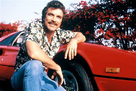 Magnum, P.I.: Detetive havaiano com bigodes charmosos e Ferrari vermelha!